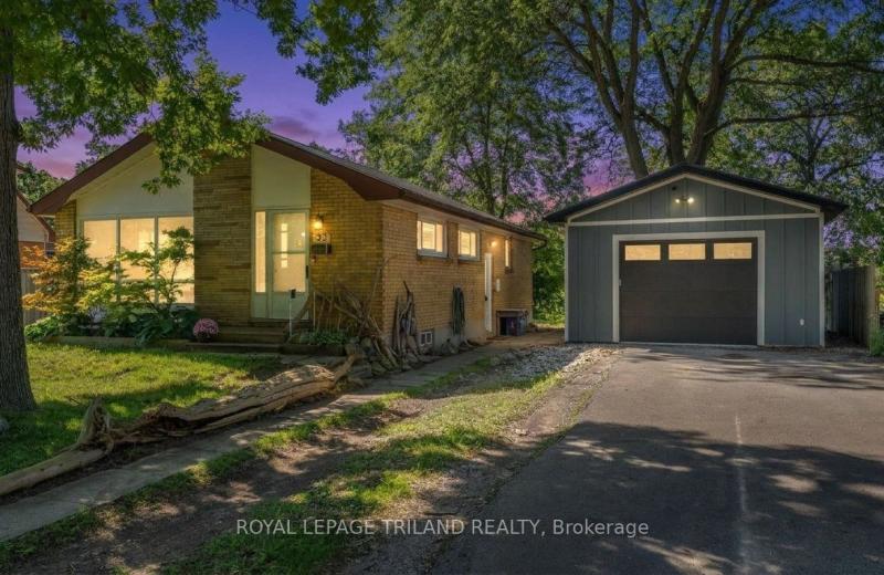 93 Manitoulin Drive, London East, ON N5W 1M5