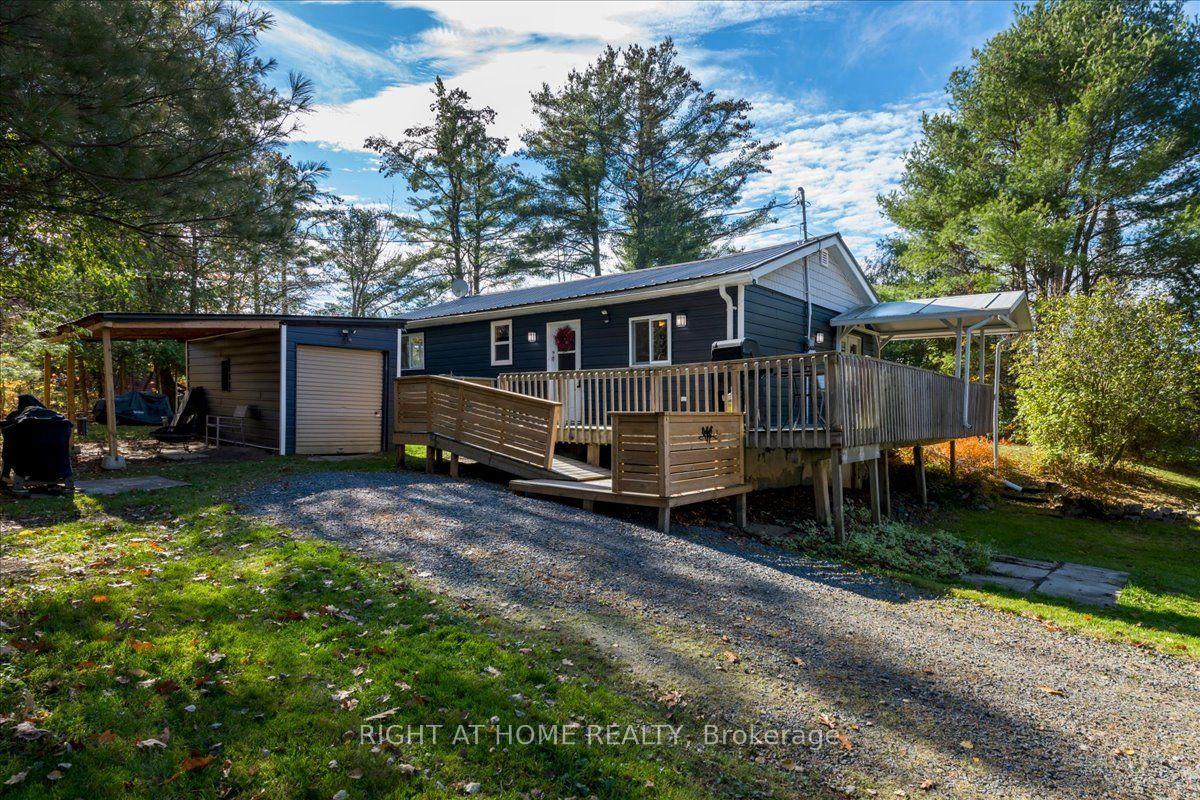 16 Grand Street, Seguin, ON P2A 2W8