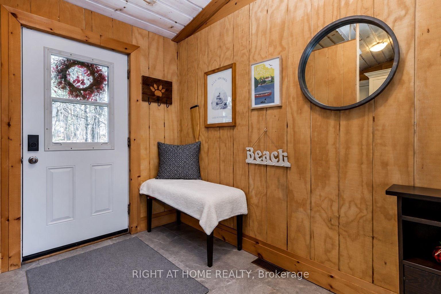16 Grand Street, Seguin, ON P2A 2W8