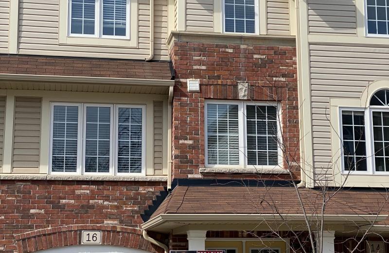 16 Kenridge Terrace, Hamilton, ON L8J 0G4