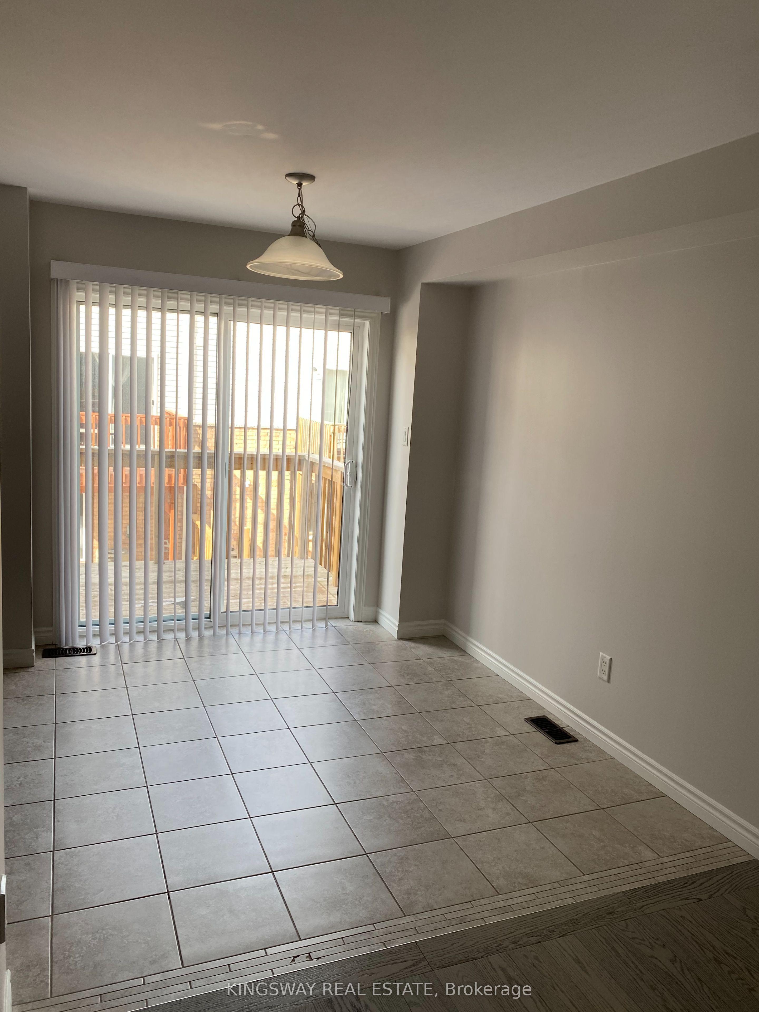 16 Kenridge Terrace, Hamilton, ON L8J 0G4