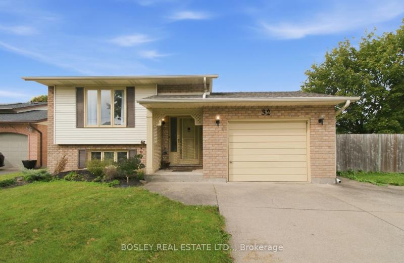 32 Crestcombe Road, St. Catharines, ON L2S 2J4