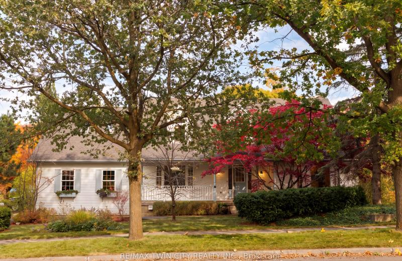 575 Hemingway Place, Waterloo, ON N2T 1Z4