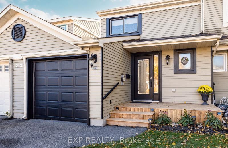 33 Shearer Crescent, Kanata, ON K2L 3M9