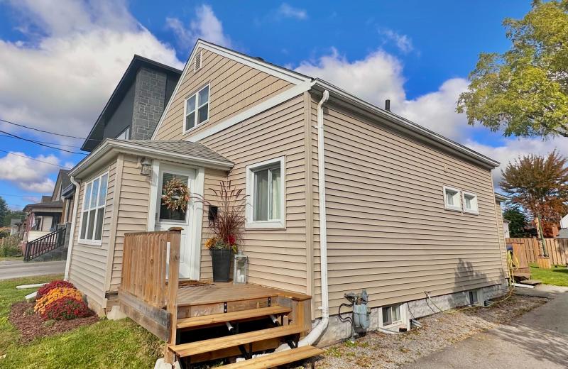 6449 Murray Street, Niagara Falls, ON L2G 2K8