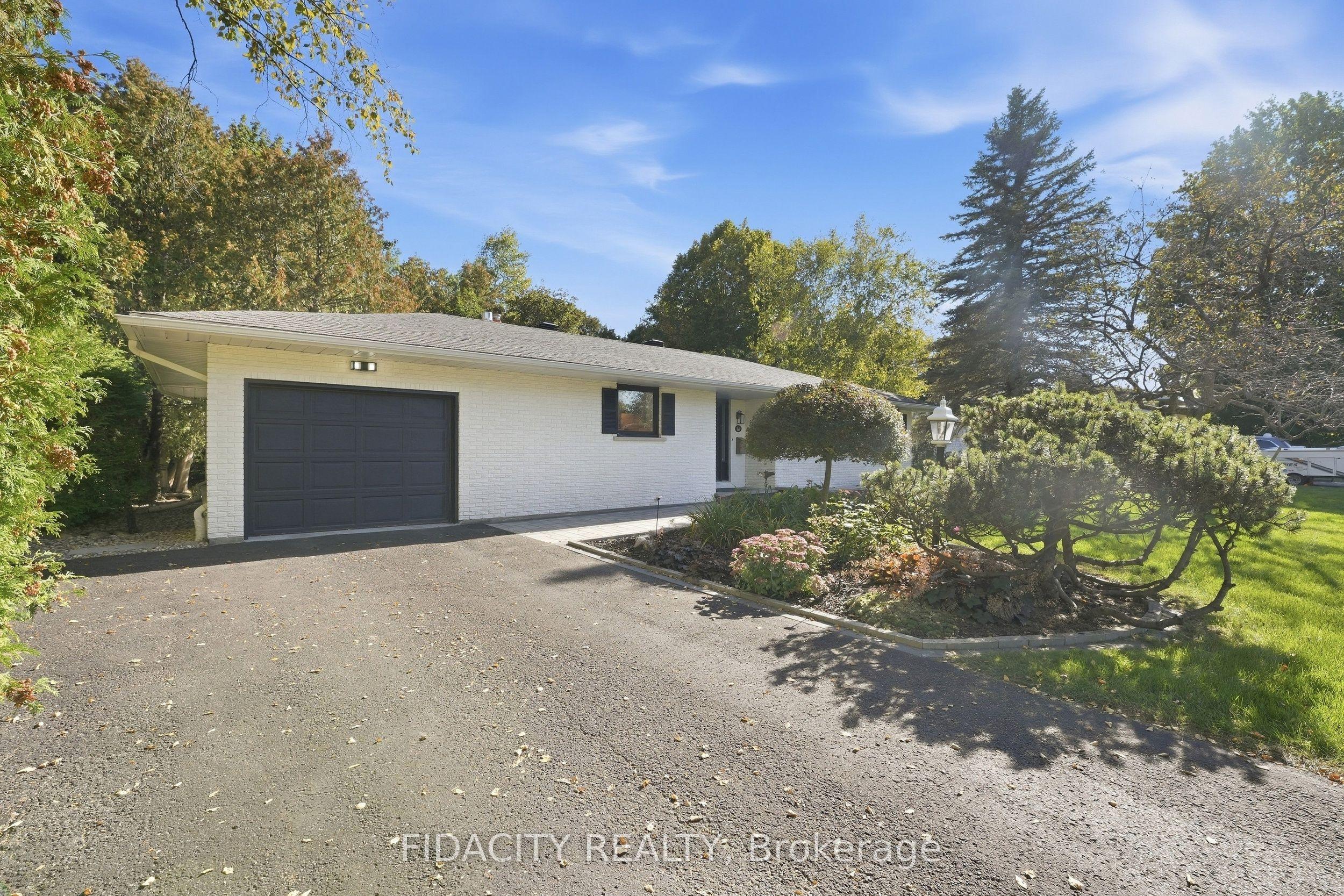 36 Beverly Street, Stittsville - Munster - Richmond, ON K2S 0S2