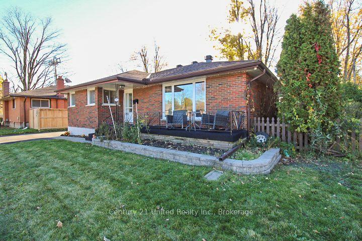 851 Timothy Street, Peterborough, ON K9H 6H5