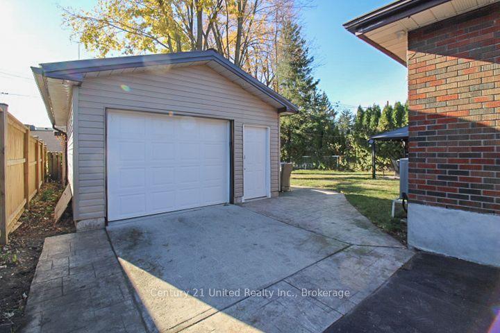 851 Timothy Street, Peterborough, ON K9H 6H5