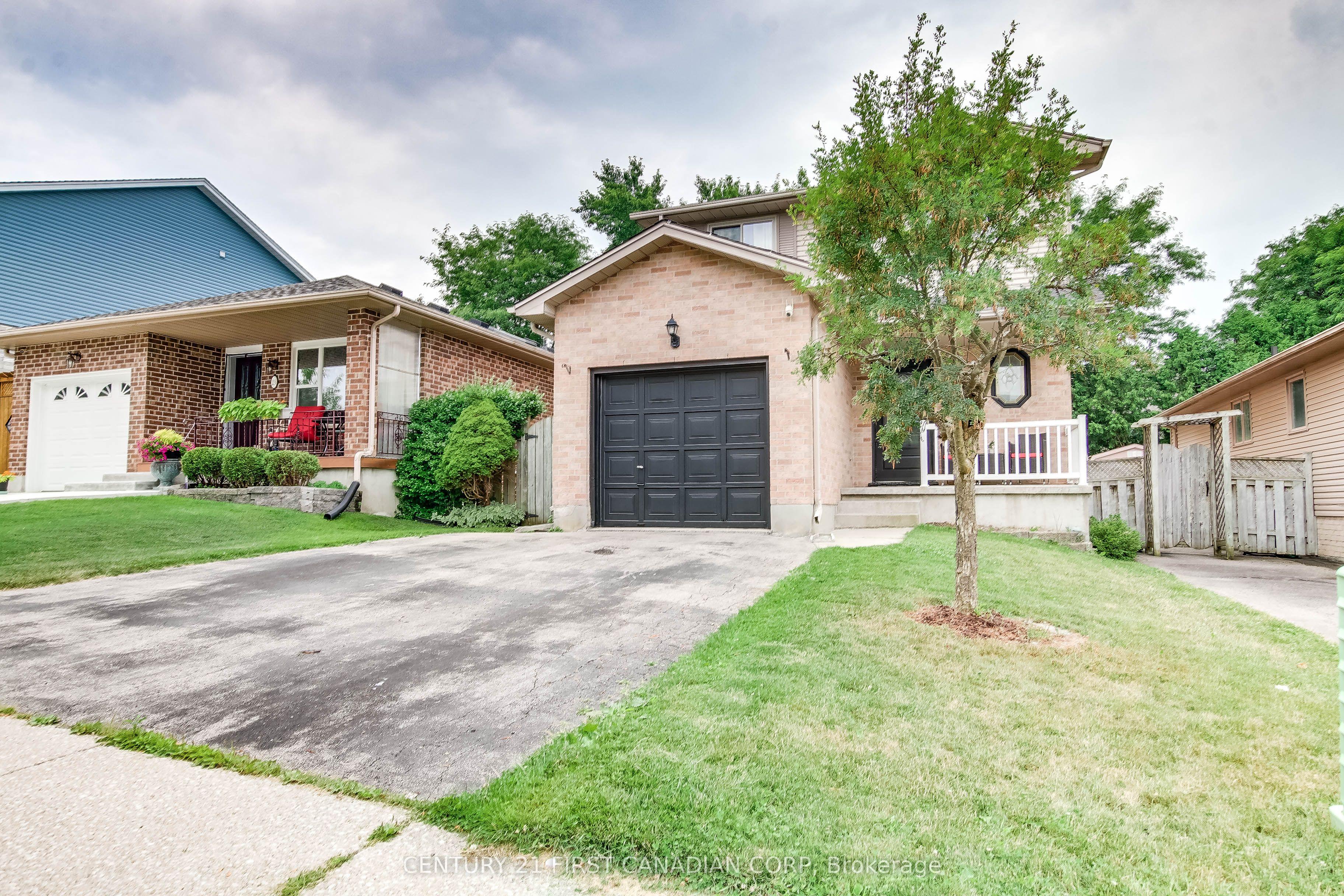 27 Gerald Crescent, London South, ON N5Z 5A3
