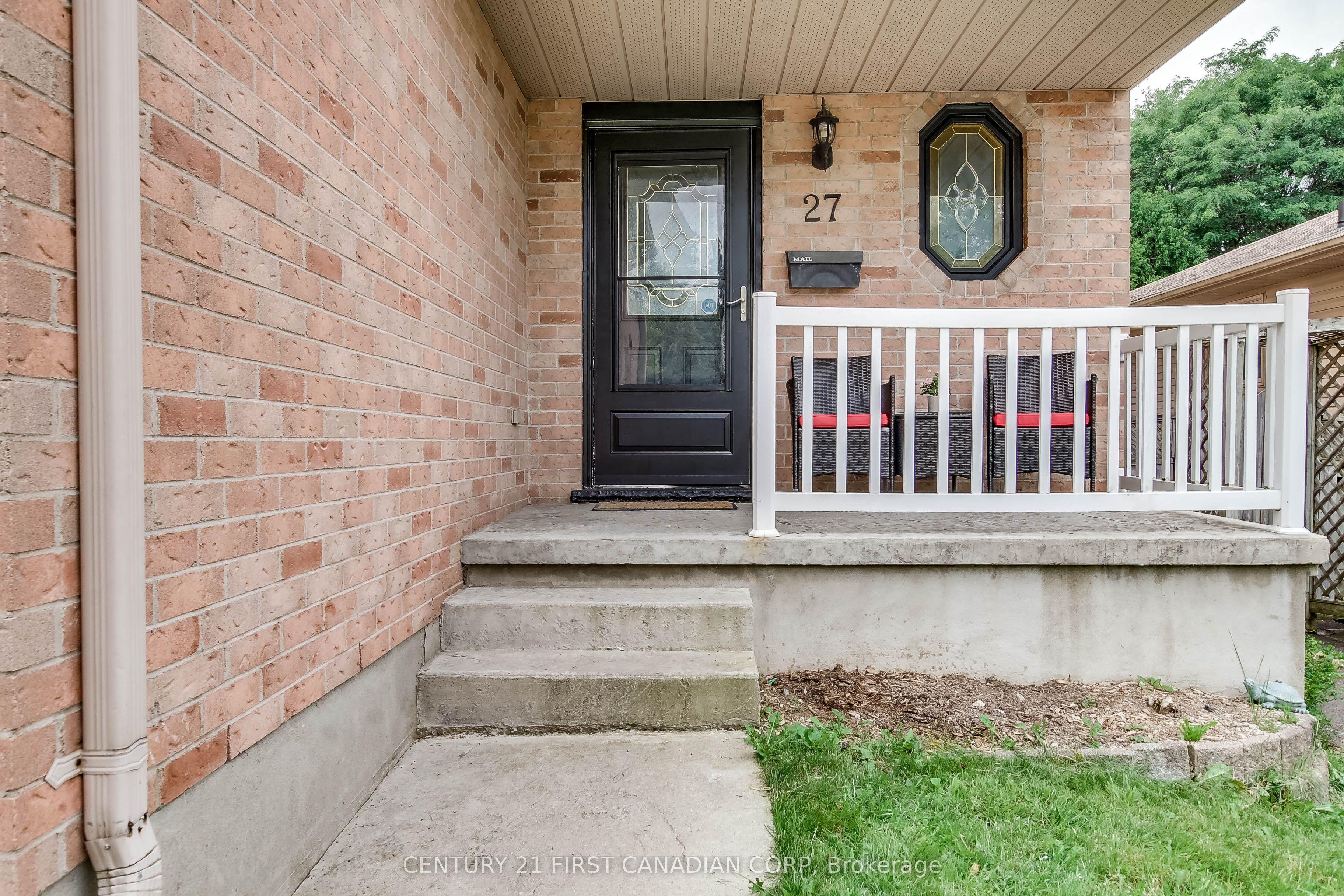 27 Gerald Crescent, London South, ON N5Z 5A3