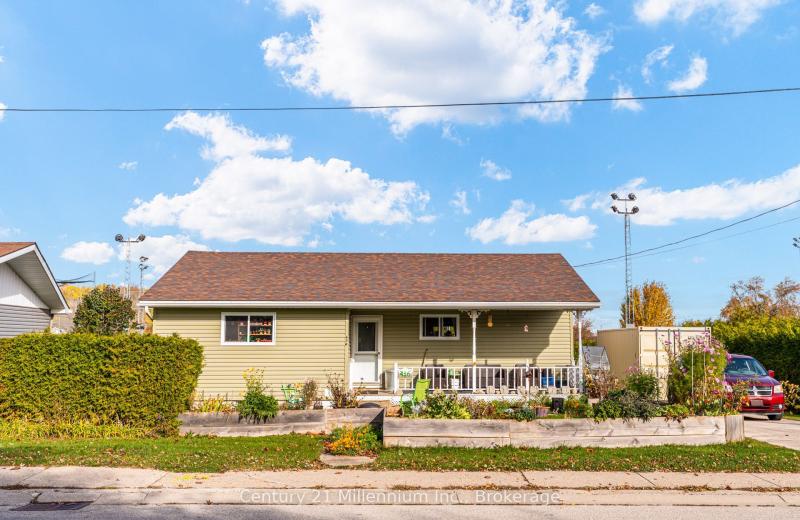 436 George Street, South Bruce Peninsula, ON N0H 2T0