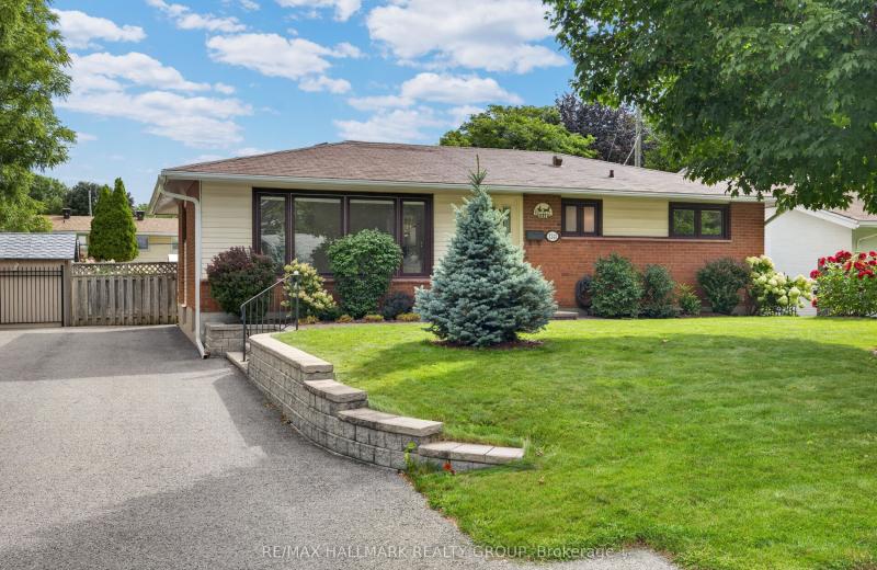 1143 Gateway Road, Parkway Park - Queensway Terrace S and Area, ON K2C 2W8