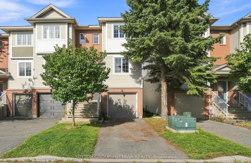 22 Manhattan Crescent, Carlington - Central Park, ON K2C 4B4