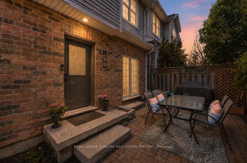 1085 Harrogate Drive 35, Hamilton, ON L9K 1R2