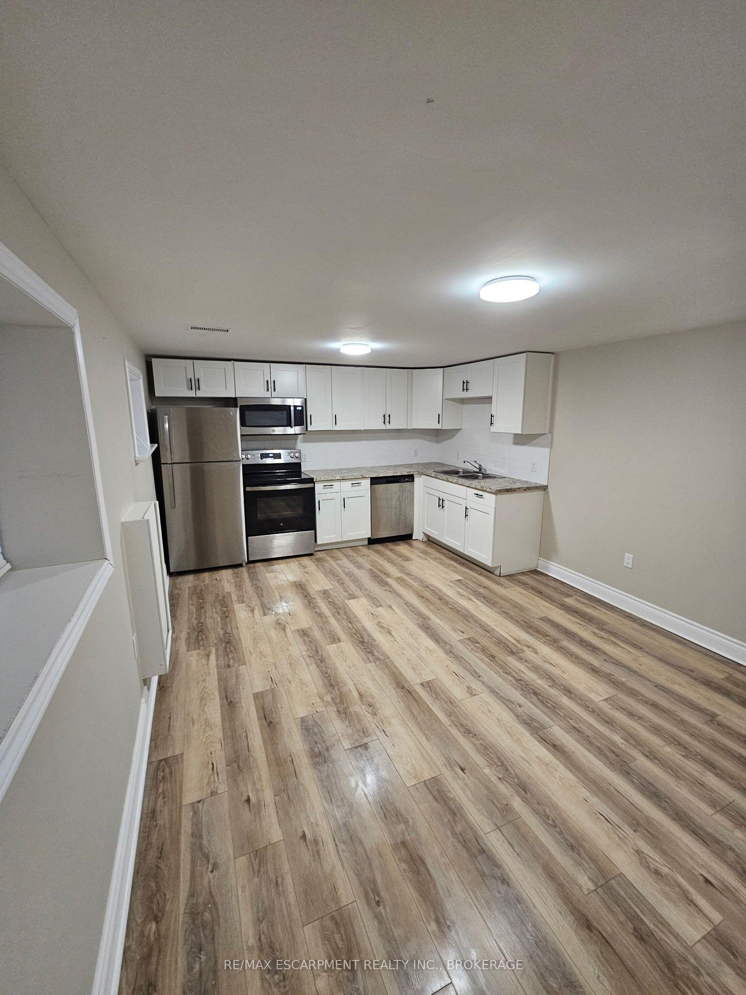 539 Woodlawn Road 2, Welland, ON L3C 3K2