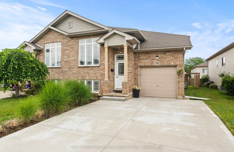 192 Oakcrest Avenue E, Welland, ON L3C 7K3