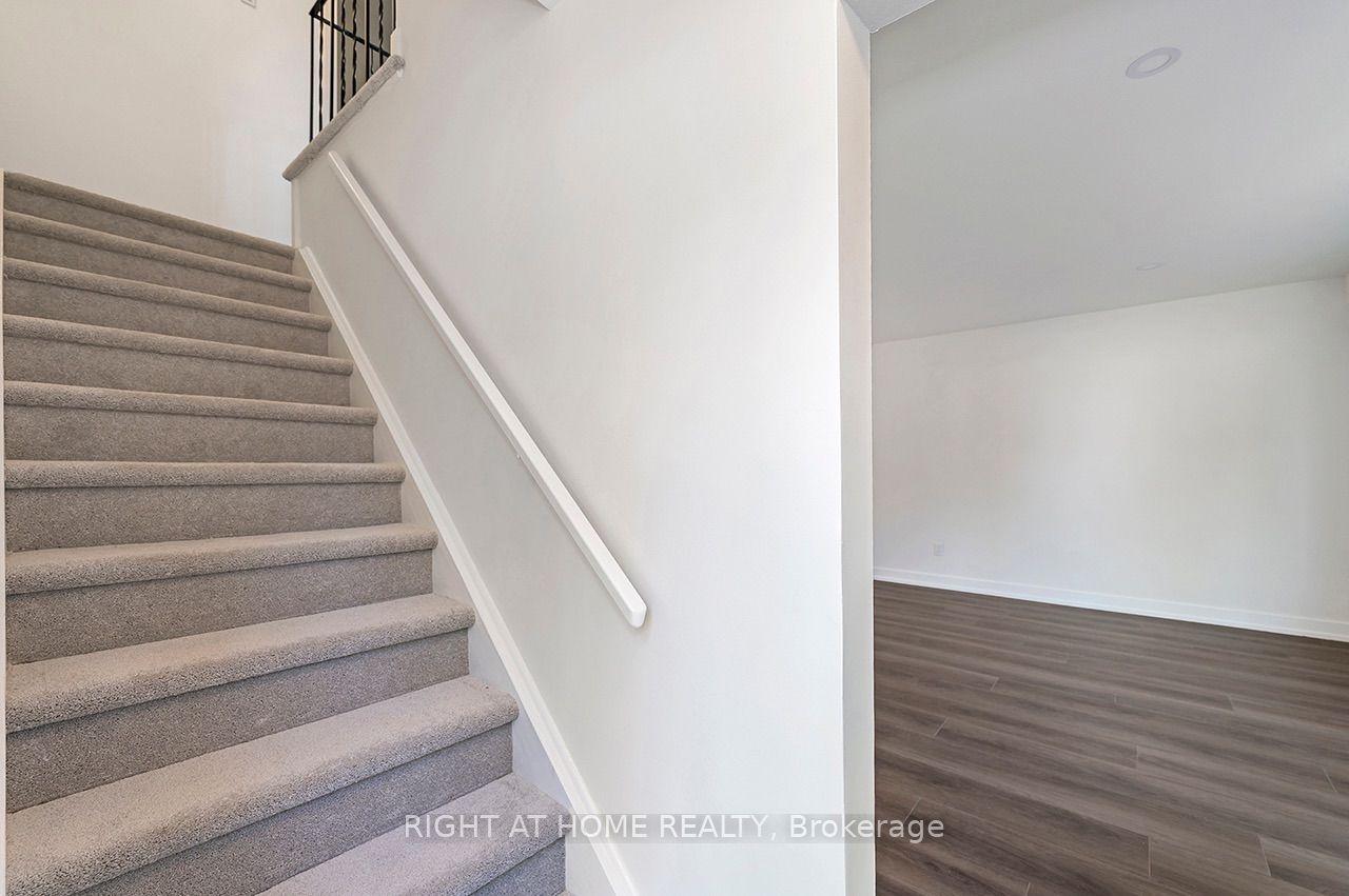 72 Delawana Drive, Hamilton, ON L8E 1G4