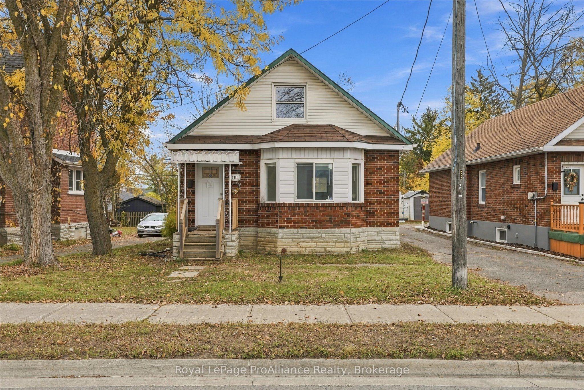 1310 Clonsilla Avenue, Peterborough, ON K9J 5Z2