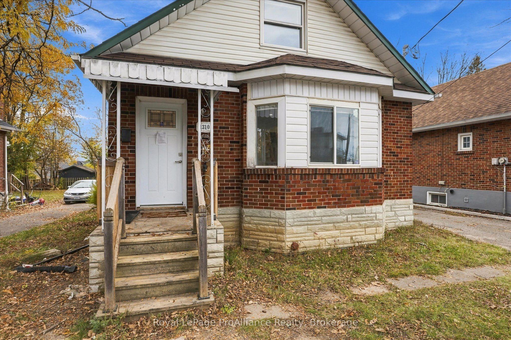 1310 Clonsilla Avenue, Peterborough, ON K9J 5Z2