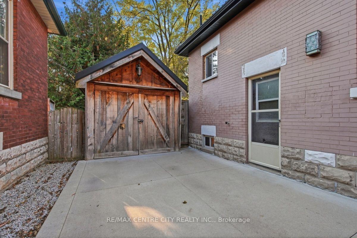 355 Oakland Avenue, London East, ON N5W 4J8