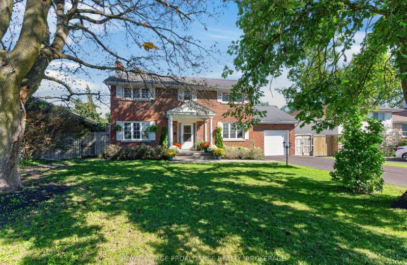 289 Avenue Road, Kingston, ON K7M 1C8