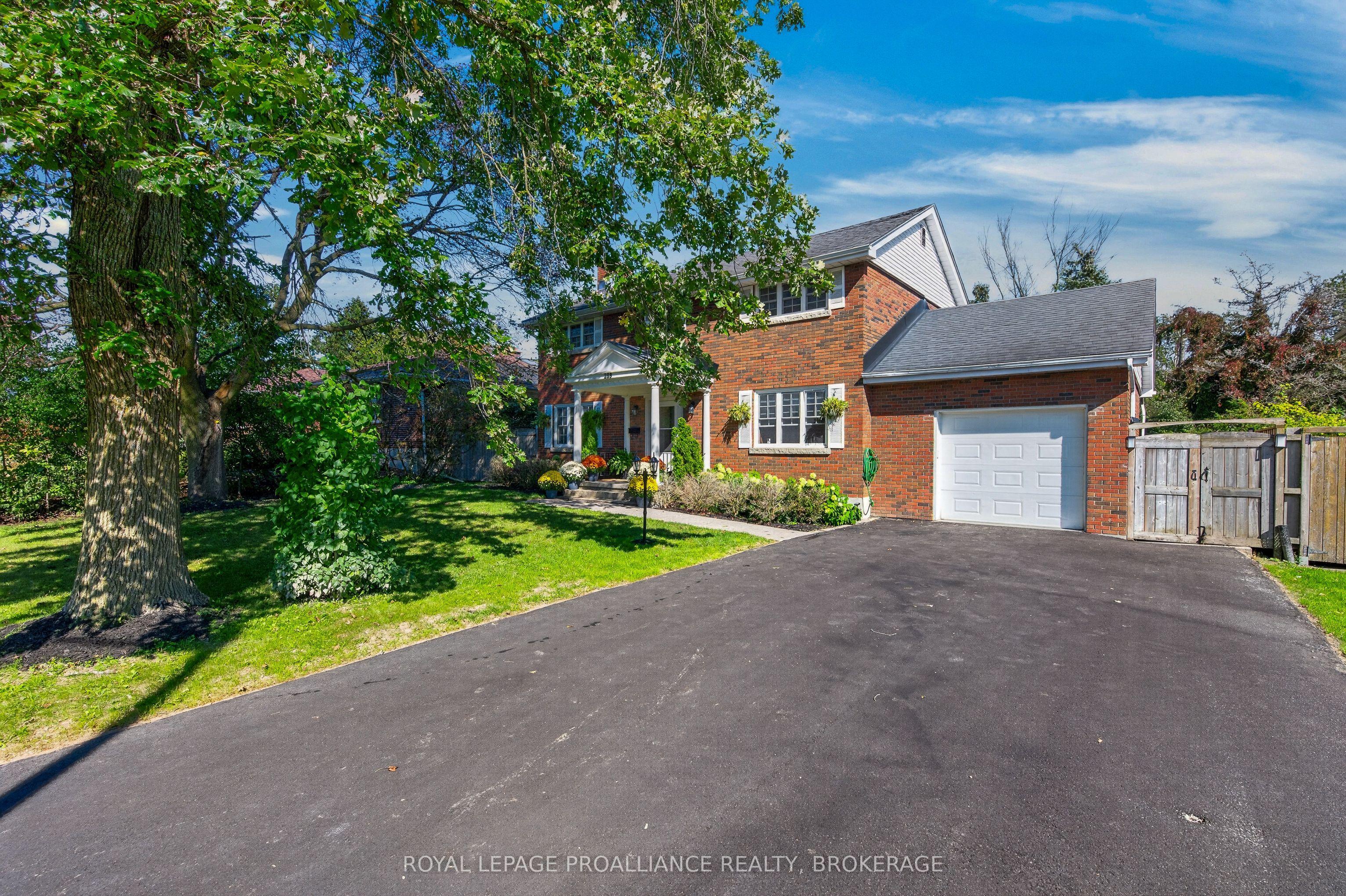 289 Avenue Road, Kingston, ON K7M 1C8