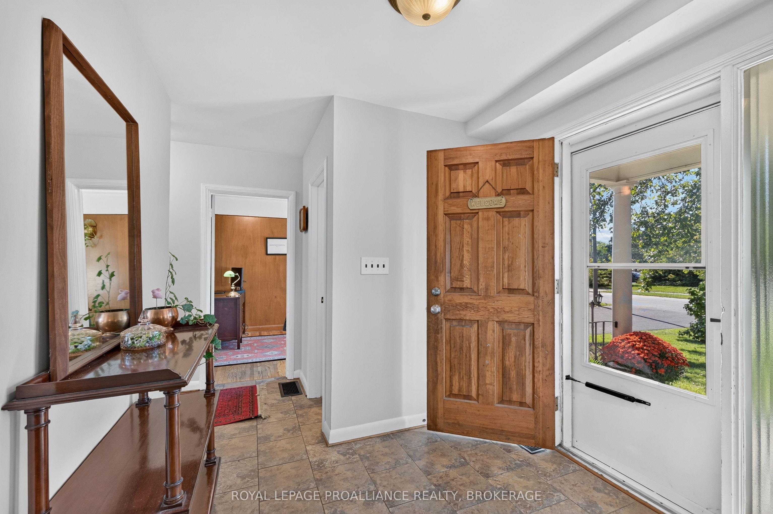 289 Avenue Road, Kingston, ON K7M 1C8