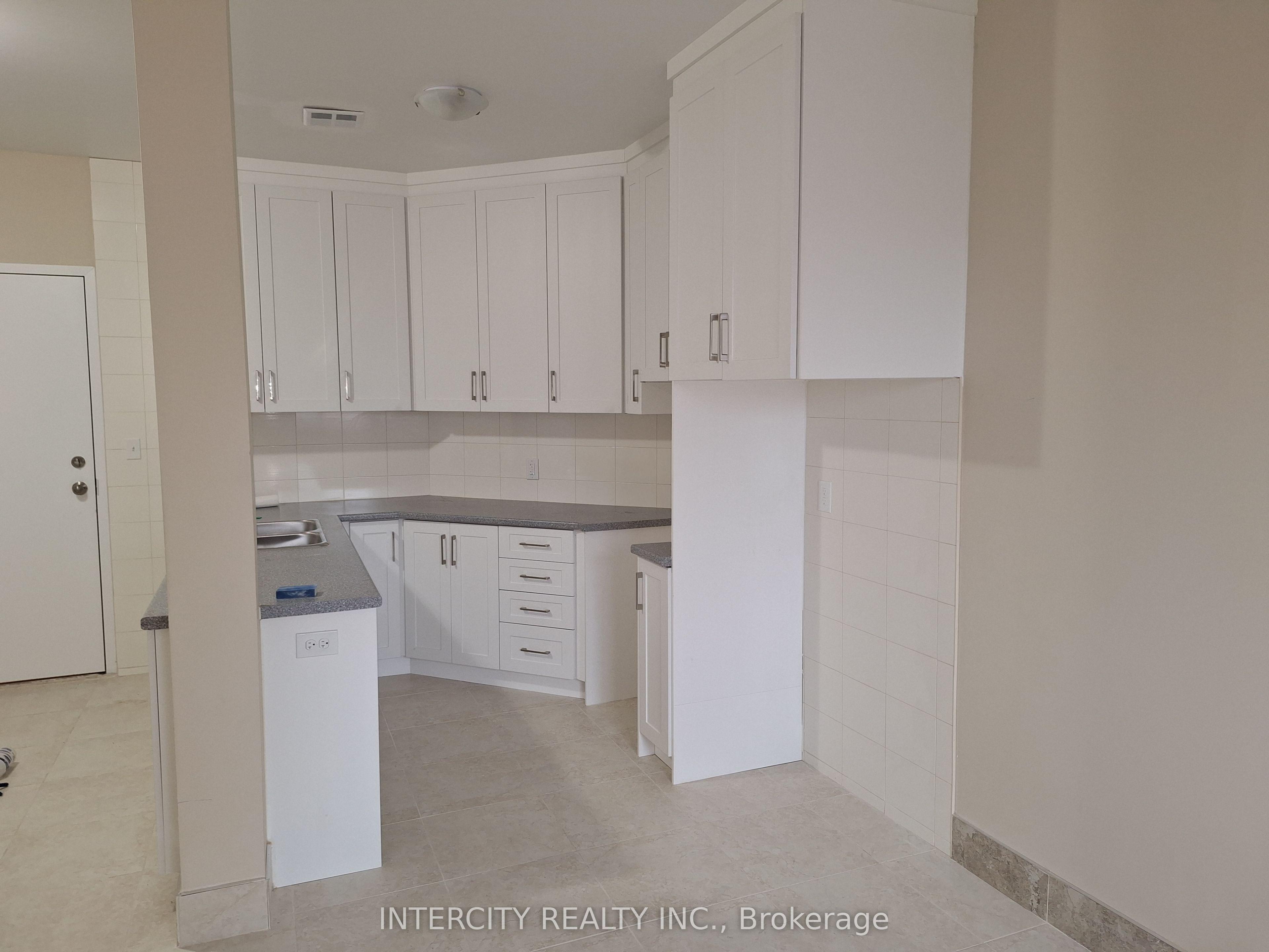 339 St. Paul Street 204, St. Catharines, ON L2R 3M2