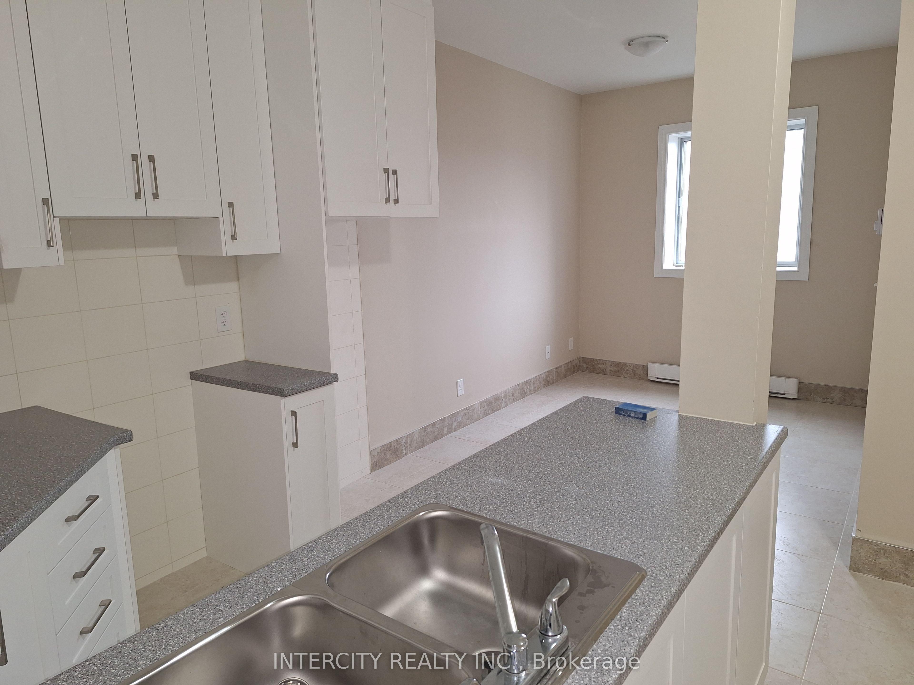 339 St. Paul Street 204, St. Catharines, ON L2R 3M2