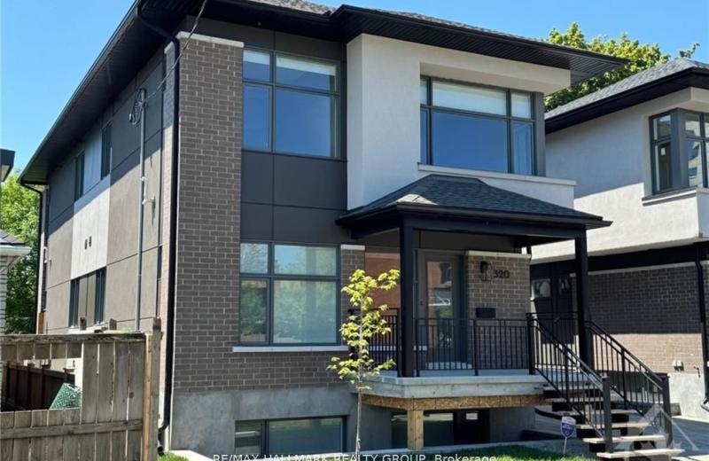 318 Mona Avenue B, Vanier and Kingsview Park, ON K1L 7A2