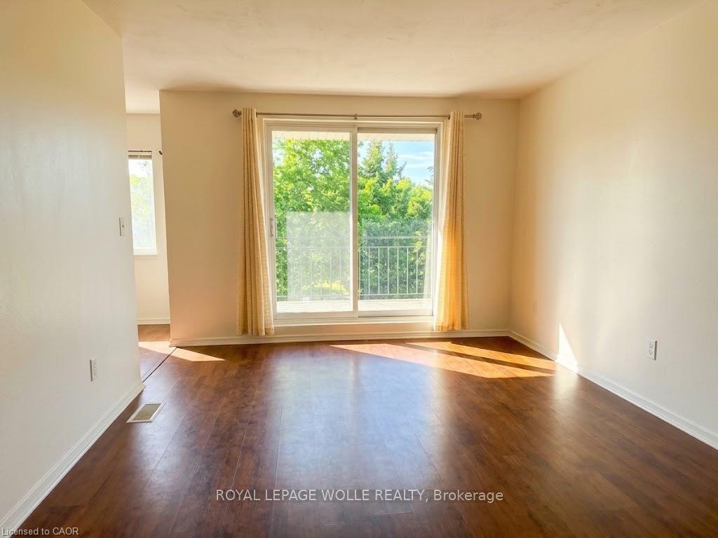 163 Chandler Drive 16, Kitchener, ON N2E 1H1