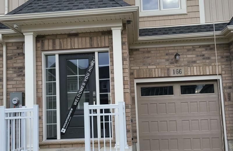 166 Bur Oak Drive, Thorold, ON L2V 0L8