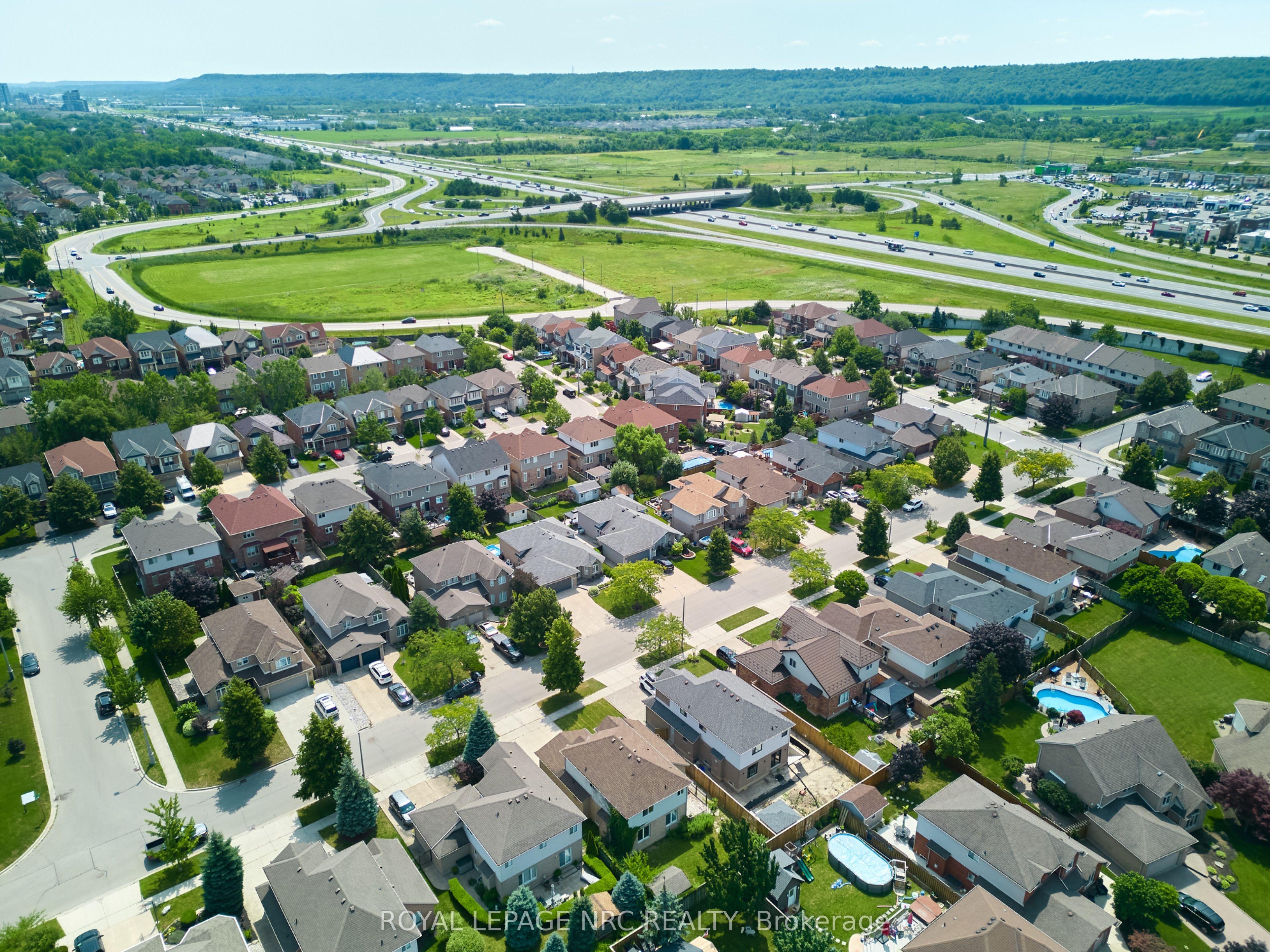 15 Creanona Boulevard, Hamilton, ON L8E 5G2