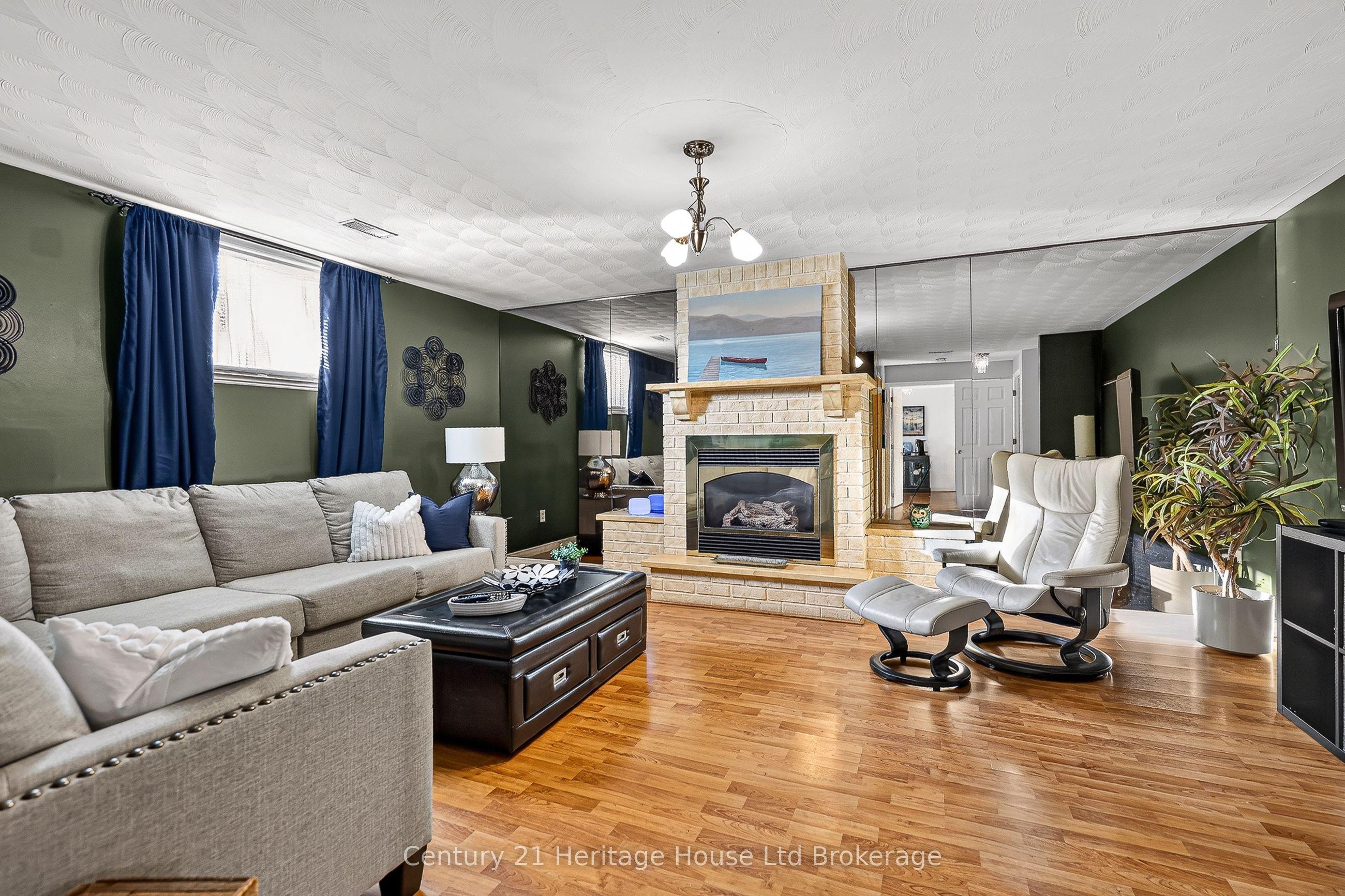1079 Pearson Drive, Woodstock, ON N4S 8T7