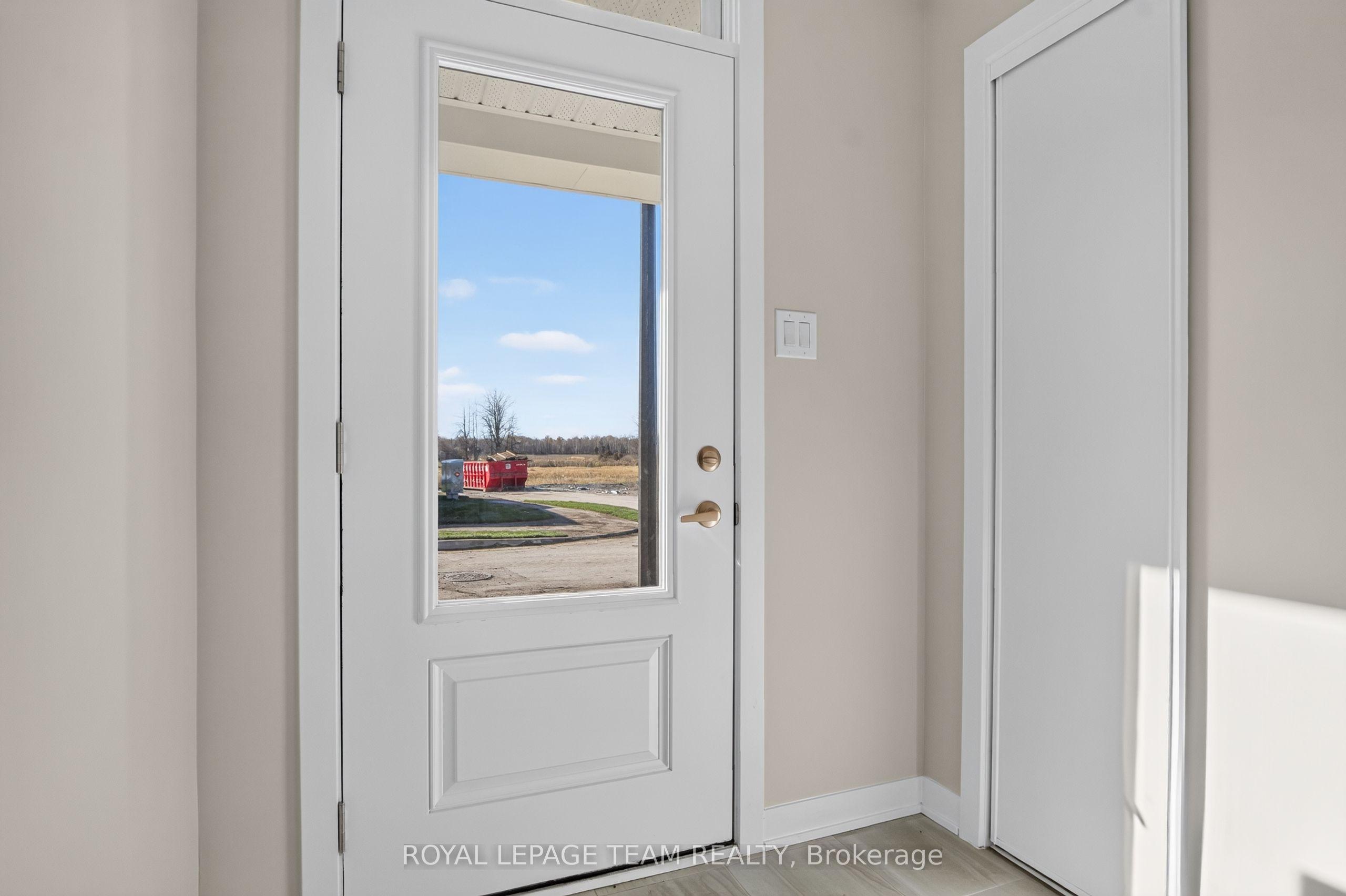 21 SINTALUTA Walk, Stittsville - Munster - Richmond, ON K0A 2Z0
