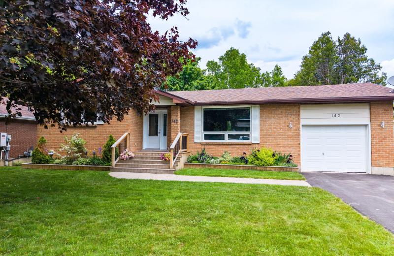 142 Arthur Street E, Blue Mountains, ON N0H 2P0